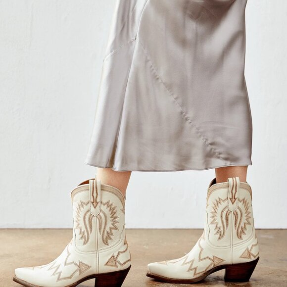 NEW Miron Crosby Maggie Women's Shorty Cowboy Boots in Crème Off-White - Picture 5 of 5